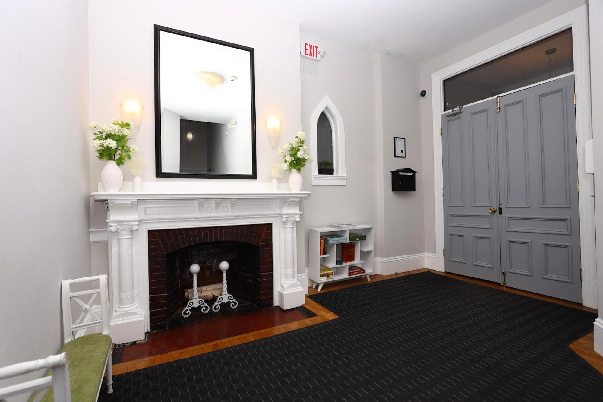 Stylish Studio On Newbury St, This Is Boston! #12 Exterior photo