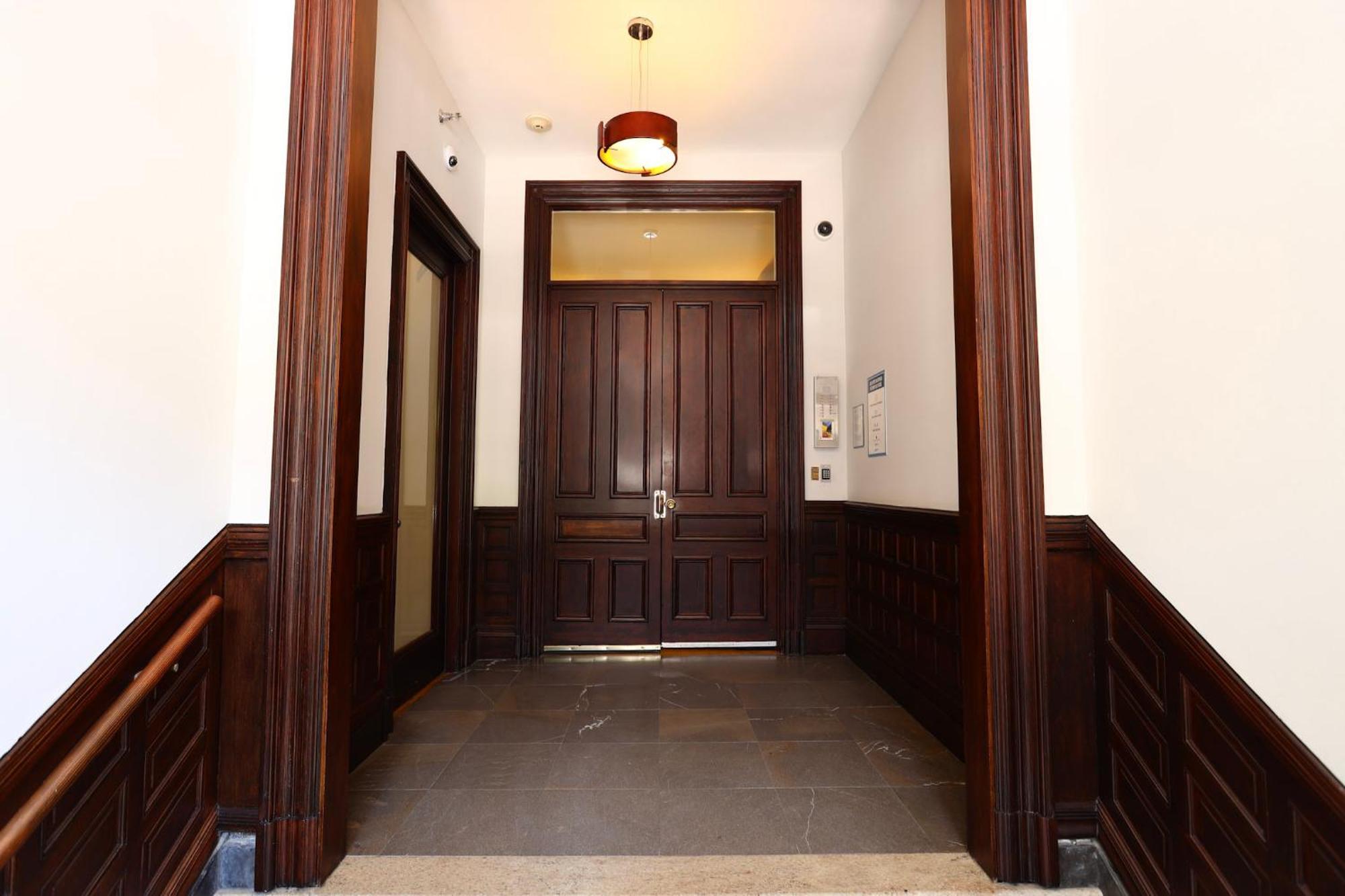 Stylish Studio On Newbury St, This Is Boston! #12 Exterior photo