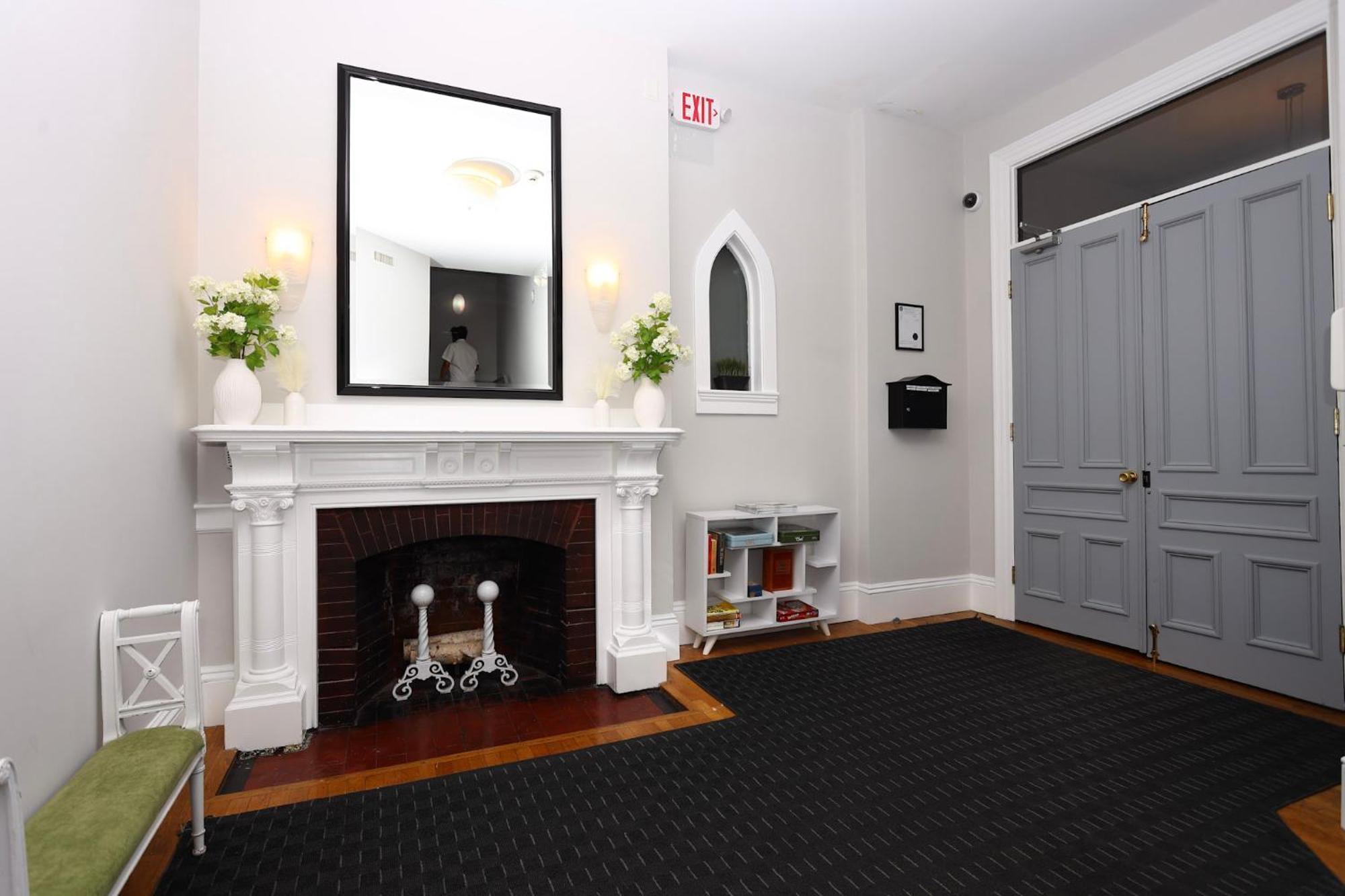 Stylish Studio On Newbury St, This Is Boston! #12 Exterior photo